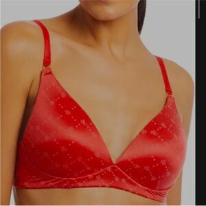 NWT RED Ralph Lauren Comfort
NWT
Collection RLL Logo Wireless T-Shirt
Bra